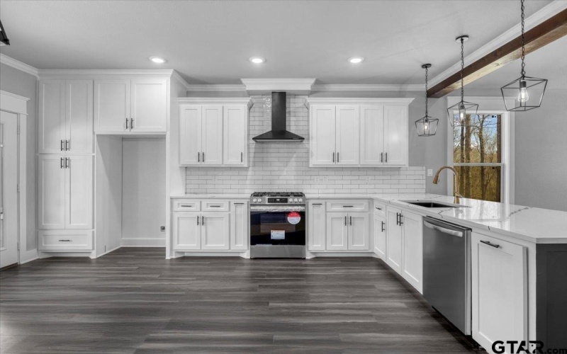 12717 Hillcrest Rd, Tyler, TX 75708, 3 Habitaciones Habitaciones , ,2 BañosBaños,Residential,En Venta,12717 Hillcrest Rd,25004066