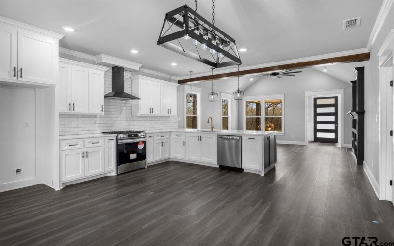 12717 Hillcrest Rd, Tyler, TX 75708, 3 Habitaciones Habitaciones , ,2 BañosBaños,Residential,En Venta,12717 Hillcrest Rd,25004066