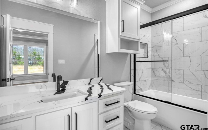 12717 Hillcrest Rd, Tyler, TX 75708, 3 Habitaciones Habitaciones , ,2 BañosBaños,Residential,En Venta,12717 Hillcrest Rd,25004066