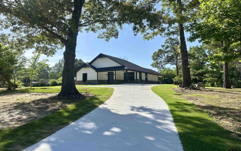 12717 Hillcrest Rd, Tyler, TX 75708, 3 Habitaciones Habitaciones , ,2 BañosBaños,Residential,En Venta,12717 Hillcrest Rd,25004066