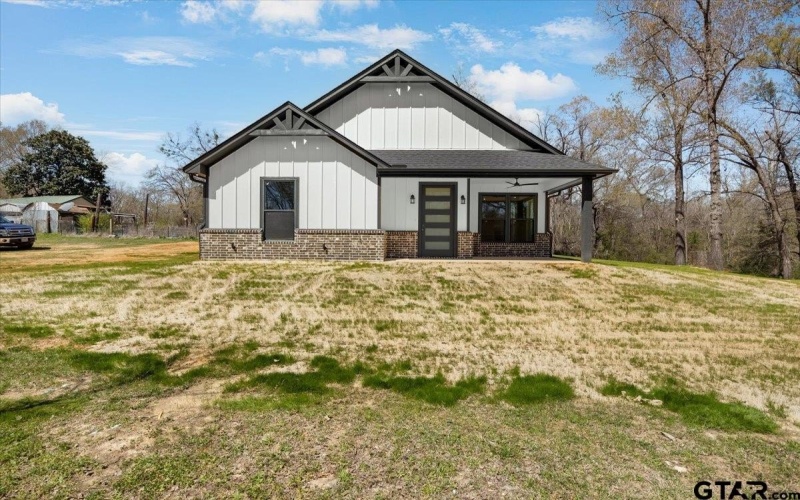 12717 Hillcrest Rd, Tyler, TX 75708, 3 Habitaciones Habitaciones , ,2 BañosBaños,Residential,En Venta,12717 Hillcrest Rd,25004066
