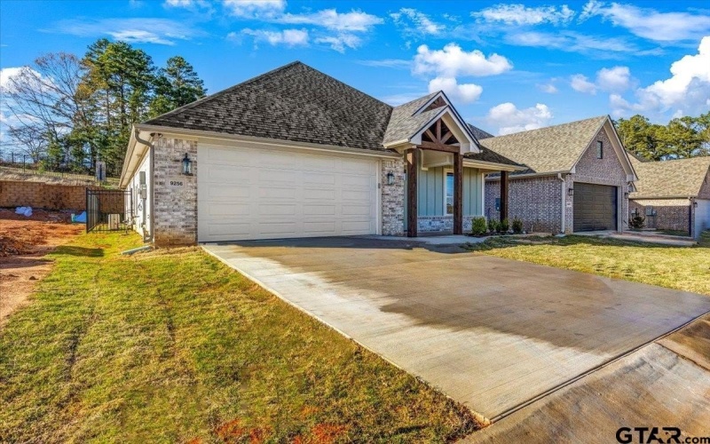 9256 Villas Ct, Tyler, TX 75703, 4 Habitaciones Habitaciones , ,2 BañosBaños,Residential,En Venta,9256 Villas Ct,25004225