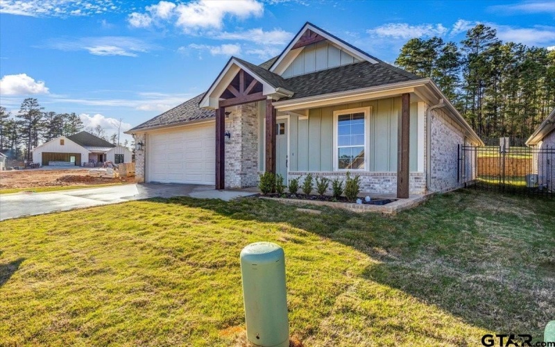 9256 Villas Ct, Tyler, TX 75703, 4 Habitaciones Habitaciones , ,2 BañosBaños,Residential,En Venta,9256 Villas Ct,25004225