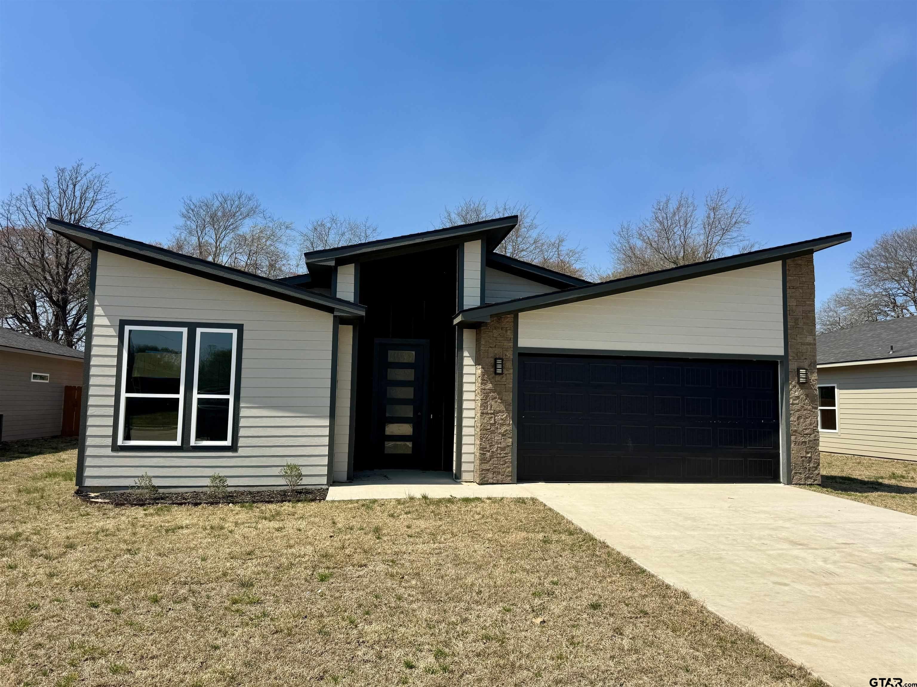 15520 Greenhouse Way, Lindale, TX 75771, 3 Bedrooms Bedrooms, ,2 BathroomsBathrooms,Residential,For Sale,15520 Greenhouse Way,25004416