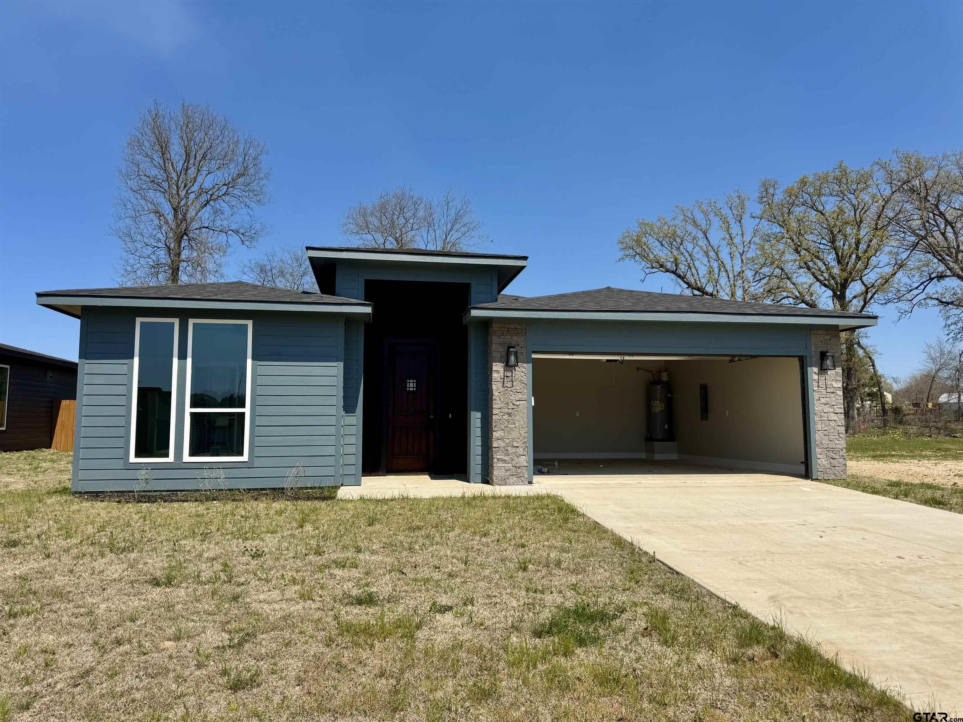 15614 Garden Lane, Lindale, TX 75771, 3 Bedrooms Bedrooms, ,2 BathroomsBathrooms,Residential,For Sale,15614 Garden Lane,25004471