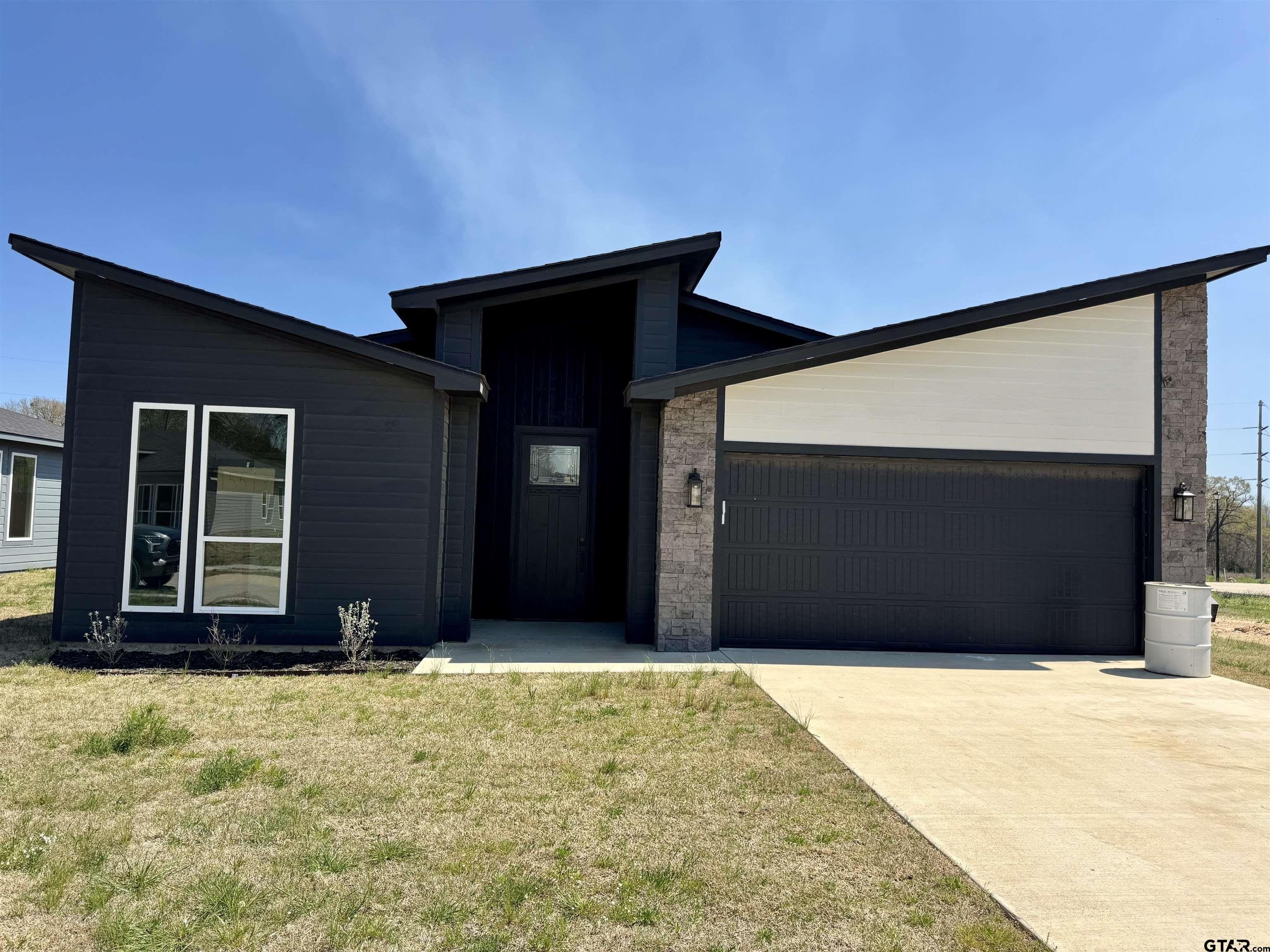 15513 Greenhouse Way, Lindale, TX 75771, 3 Bedrooms Bedrooms, ,2 BathroomsBathrooms,Residential,For Sale,15513 Greenhouse Way,25004478
