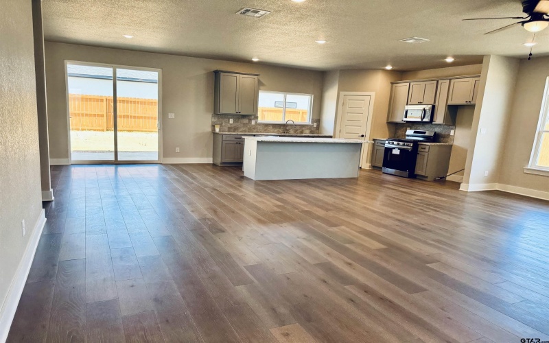 15513 Greenhouse Way, Lindale, TX 75771, 3 Bedrooms Bedrooms, ,2 BathroomsBathrooms,Residential,For Sale,15513 Greenhouse Way,25004478