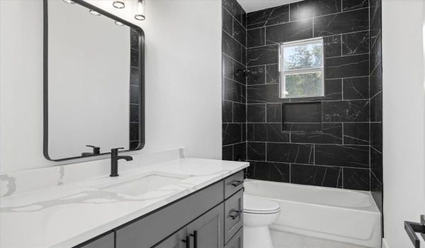 2057 Glenhollow Drive, Weatherford, TX 76088, 4 Bedrooms Bedrooms, ,3 BathroomsBathrooms,Residential,For Sale,2057 Glenhollow Drive,20866596