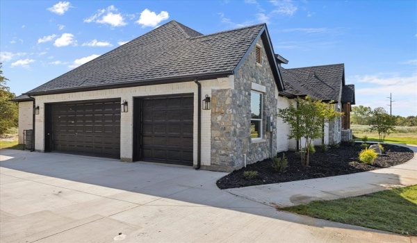 2057 Glenhollow Drive, Weatherford, TX 76088, 4 Bedrooms Bedrooms, ,3 BathroomsBathrooms,Residential,For Sale,2057 Glenhollow Drive,20866596