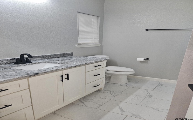 1399 W Second, Tyler, TX 75701, 3 Bedrooms Bedrooms, ,2 BathroomsBathrooms,Residential,For Sale,1399 W Second,25004760