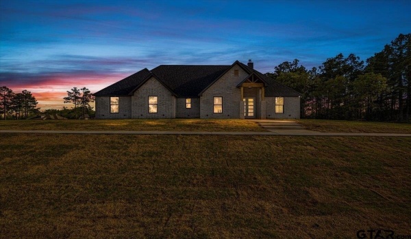 12303 Oak Grove DR, Tyler, TX 75706, 4 Bedrooms Bedrooms, ,2 BathroomsBathrooms,Residential,For Sale,12303 Oak Grove DR,25004823
