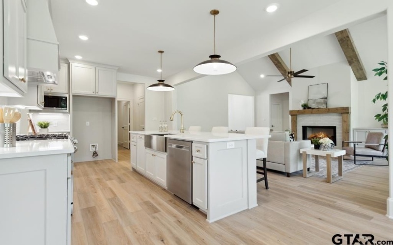 5300 Hollytree Dr, Tyler, TX 75703, 3 Habitaciones Habitaciones , ,2 BañosBaños,Residential,En Venta,5300 Hollytree Dr,25004839