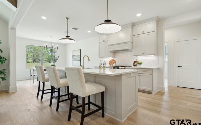 5300 Hollytree Dr, Tyler, TX 75703, 3 Habitaciones Habitaciones , ,2 BañosBaños,Residential,En Venta,5300 Hollytree Dr,25004839