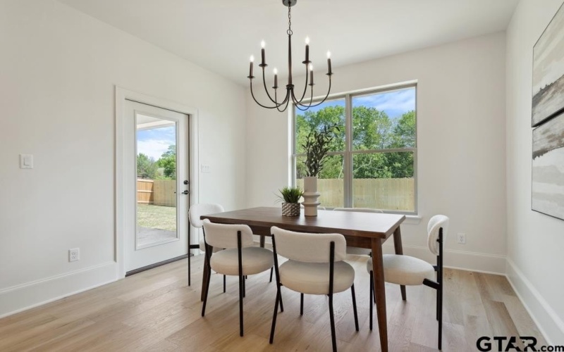5300 Hollytree Dr, Tyler, TX 75703, 3 Habitaciones Habitaciones , ,2 BañosBaños,Residential,En Venta,5300 Hollytree Dr,25004839