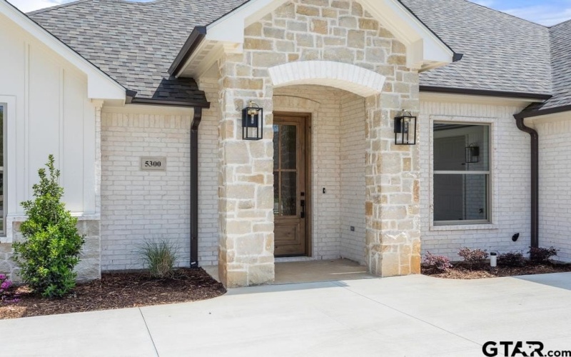5300 Hollytree Dr, Tyler, TX 75703, 3 Habitaciones Habitaciones , ,2 BañosBaños,Residential,En Venta,5300 Hollytree Dr,25004839