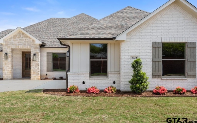 5324 Hollytree Dr, Tyler, TX 75703, 3 Habitaciones Habitaciones , ,2 BañosBaños,Residential,En Venta,5324 Hollytree Dr,25004860