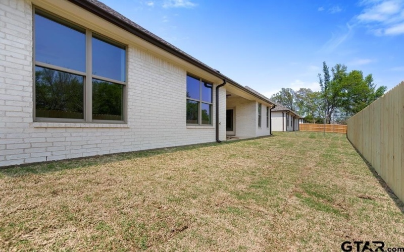 5324 Hollytree Dr, Tyler, TX 75703, 3 Habitaciones Habitaciones , ,2 BañosBaños,Residential,En Venta,5324 Hollytree Dr,25004860