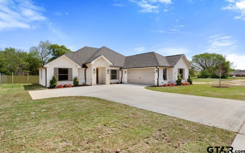 5324 Hollytree Dr, Tyler, TX 75703, 3 Habitaciones Habitaciones , ,2 BañosBaños,Residential,En Venta,5324 Hollytree Dr,25004860