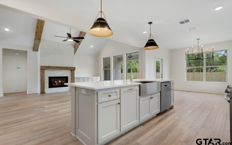 5324 Hollytree Dr, Tyler, TX 75703, 3 Habitaciones Habitaciones , ,2 BañosBaños,Residential,En Venta,5324 Hollytree Dr,25004860