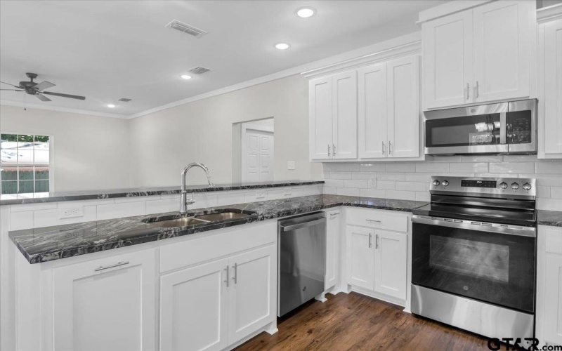 2377 Ridgley Dr, Flint, TX 75762, 3 Bedrooms Bedrooms, ,2 BathroomsBathrooms,Residential,For Sale,2377 Ridgley Dr,25004906