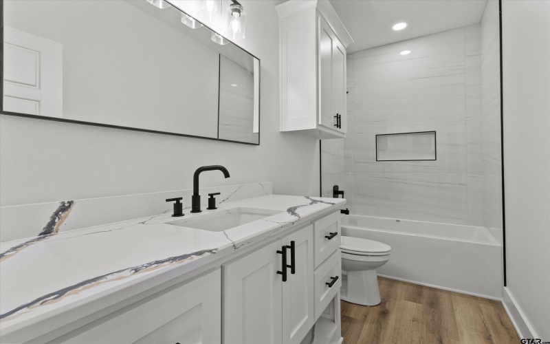 2069 Locklear Ln, Tyler, TX 75703, 4 Habitaciones Habitaciones , ,2 BañosBaños,Residential,En Venta,2069 Locklear Ln,25004924