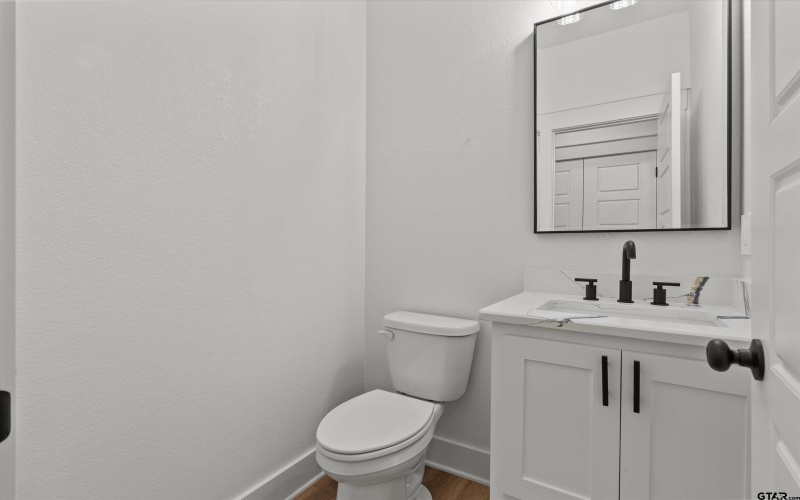 2069 Locklear Ln, Tyler, TX 75703, 4 Habitaciones Habitaciones , ,2 BañosBaños,Residential,En Venta,2069 Locklear Ln,25004924