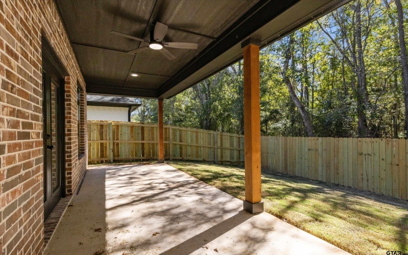2069 Locklear Ln, Tyler, TX 75703, 4 Habitaciones Habitaciones , ,2 BañosBaños,Residential,En Venta,2069 Locklear Ln,25004924