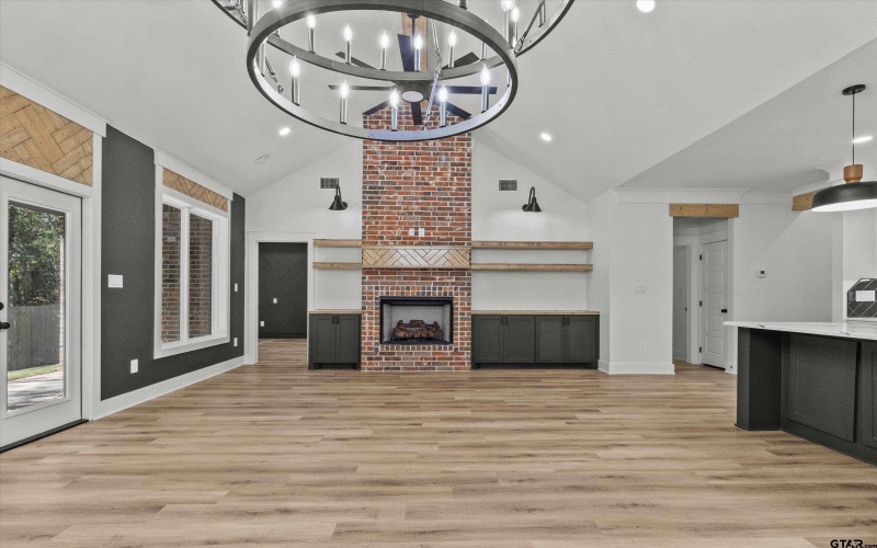 2069 Locklear Ln, Tyler, TX 75703, 4 Habitaciones Habitaciones , ,2 BañosBaños,Residential,En Venta,2069 Locklear Ln,25004924