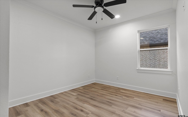 2041 Locklear Ln, Tyler, TX 75703, 4 Bedrooms Bedrooms, ,2 BathroomsBathrooms,Residential,For Sale,2041 Locklear Ln,25004925
