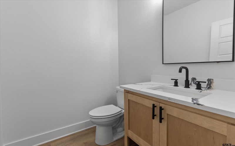 2041 Locklear Ln, Tyler, TX 75703, 4 Bedrooms Bedrooms, ,2 BathroomsBathrooms,Residential,For Sale,2041 Locklear Ln,25004925