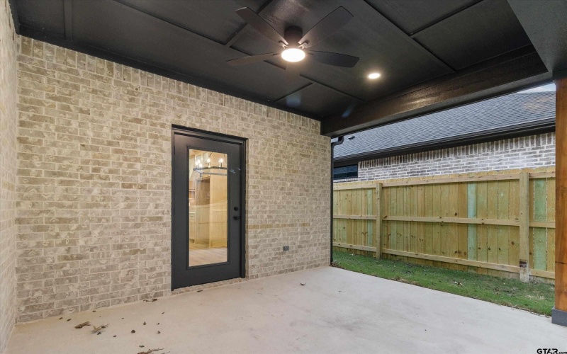2041 Locklear Ln, Tyler, TX 75703, 4 Bedrooms Bedrooms, ,2 BathroomsBathrooms,Residential,For Sale,2041 Locklear Ln,25004925