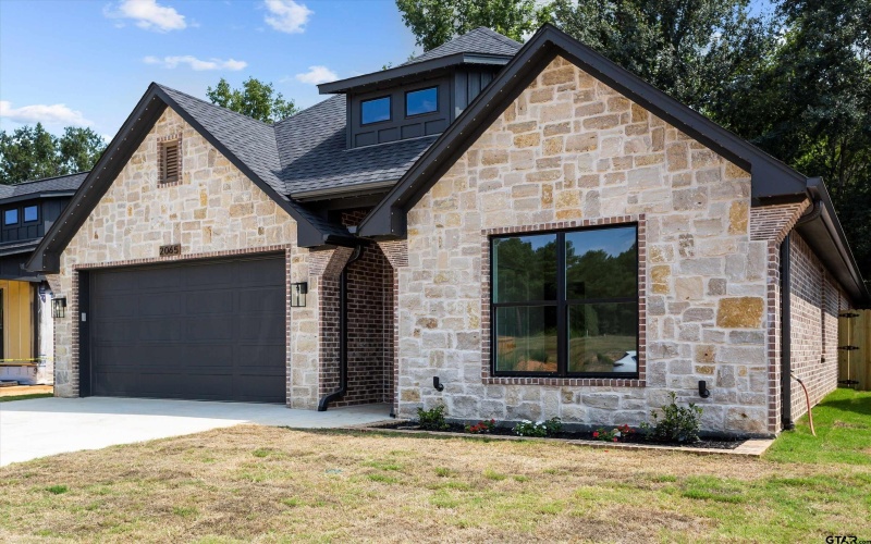 2065 Locklear Ln, Tyler, TX 75703, 4 Habitaciones Habitaciones , ,2 BañosBaños,Residential,En Venta,2065 Locklear Ln,25004926