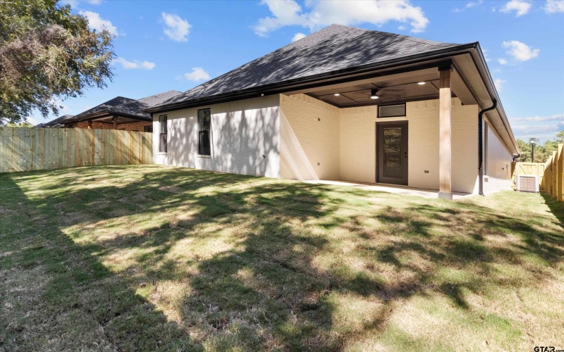 2075 Locklear Ln, Tyler, TX 75703, 4 Habitaciones Habitaciones , ,2 BañosBaños,Residential,En Venta,2075 Locklear Ln,25004928