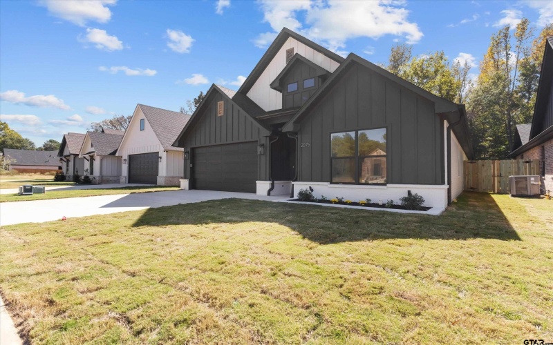 2075 Locklear Ln, Tyler, TX 75703, 4 Habitaciones Habitaciones , ,2 BañosBaños,Residential,En Venta,2075 Locklear Ln,25004928