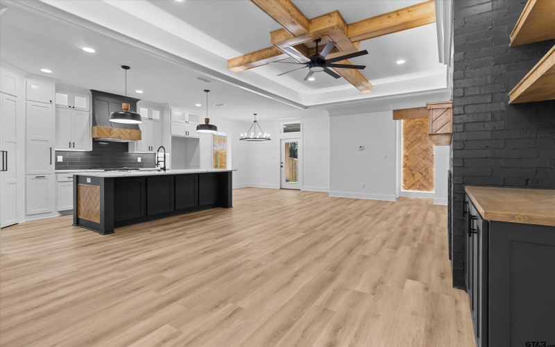 2075 Locklear Ln, Tyler, TX 75703, 4 Habitaciones Habitaciones , ,2 BañosBaños,Residential,En Venta,2075 Locklear Ln,25004928