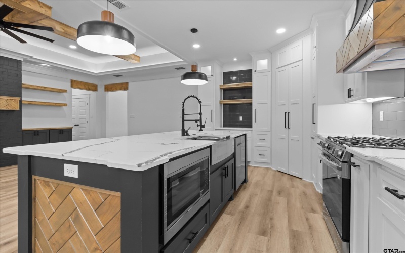 2075 Locklear Ln, Tyler, TX 75703, 4 Habitaciones Habitaciones , ,2 BañosBaños,Residential,En Venta,2075 Locklear Ln,25004928