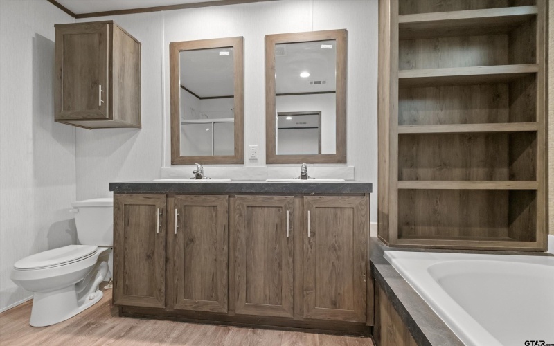 18370 County Road 322, Tyler, TX 75706, 3 Bedrooms Bedrooms, ,2 BathroomsBathrooms,Residential,For Sale,18370 County Road 322,25005177