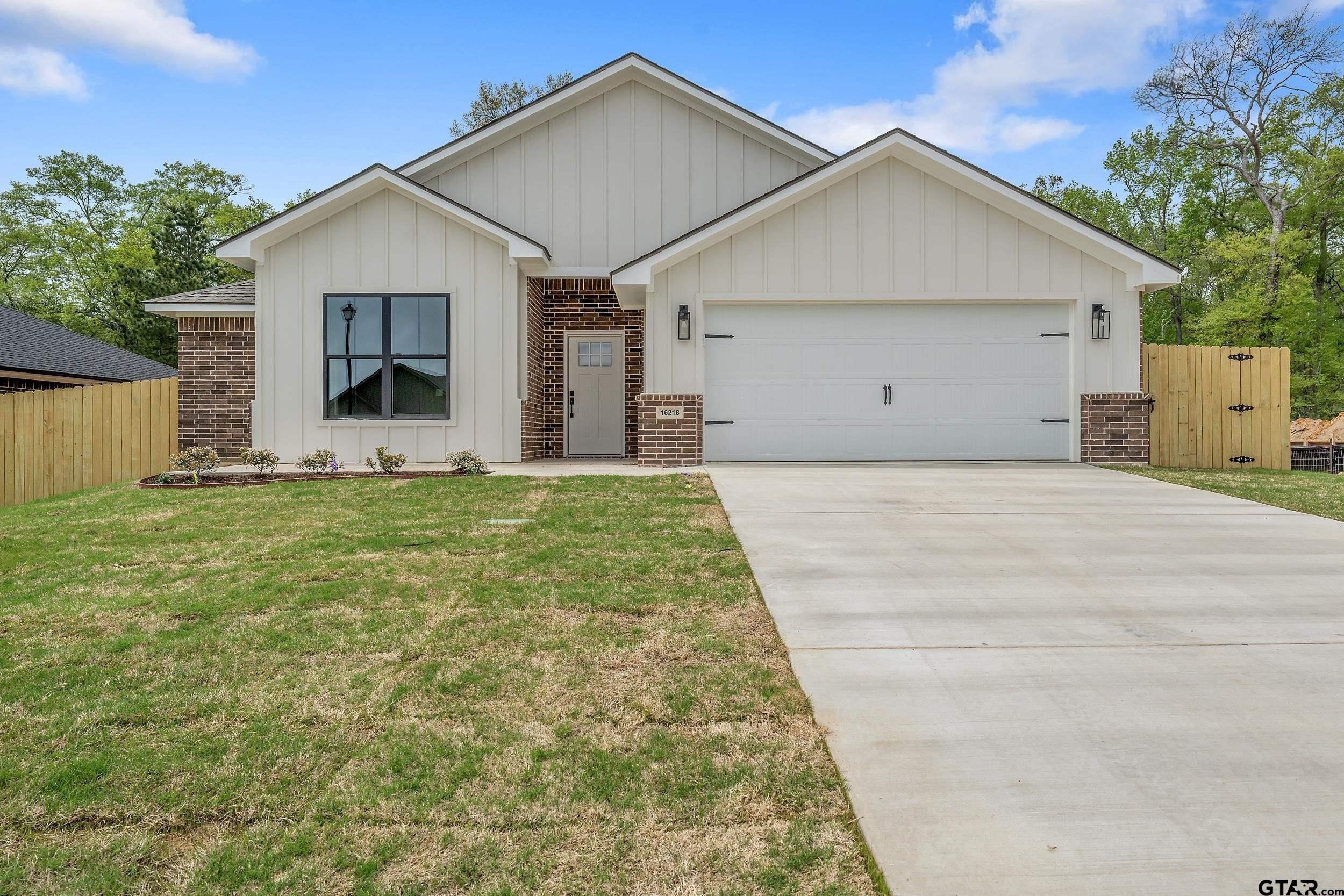 16218 Crossing Circle, Lindale, TX 75771, 3 Bedrooms Bedrooms, ,2 BathroomsBathrooms,Residential,For Sale,16218 Crossing Circle,25005274