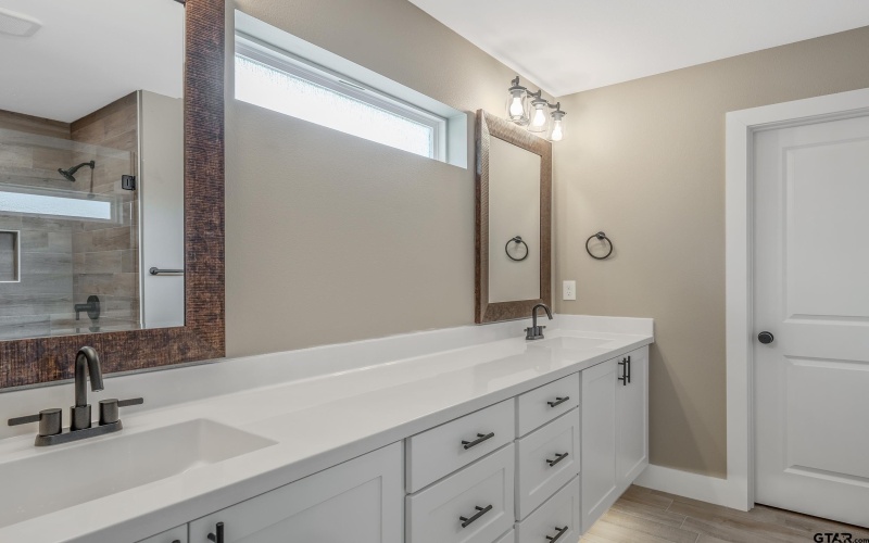 16218 Crossing Circle, Lindale, TX 75771, 3 Habitaciones Habitaciones , ,2 BañosBaños,Residential,En Venta,16218 Crossing Circle,25005274