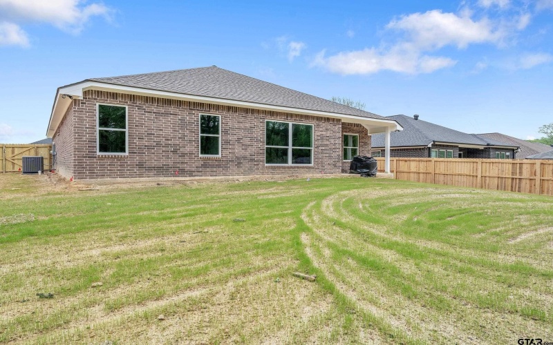 16218 Crossing Circle, Lindale, TX 75771, 3 Habitaciones Habitaciones , ,2 BañosBaños,Residential,En Venta,16218 Crossing Circle,25005274