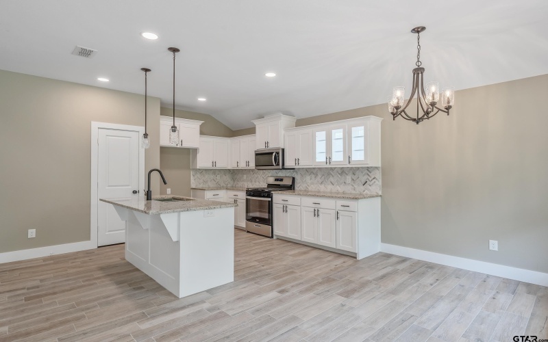 16218 Crossing Circle, Lindale, TX 75771, 3 Habitaciones Habitaciones , ,2 BañosBaños,Residential,En Venta,16218 Crossing Circle,25005274