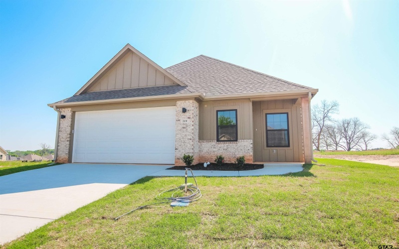 219 Nolan Farms Blvd, Winona, TX 75792, 3 Bedrooms Bedrooms, ,2 BathroomsBathrooms,Residential,For Sale,219 Nolan Farms Blvd,25005299