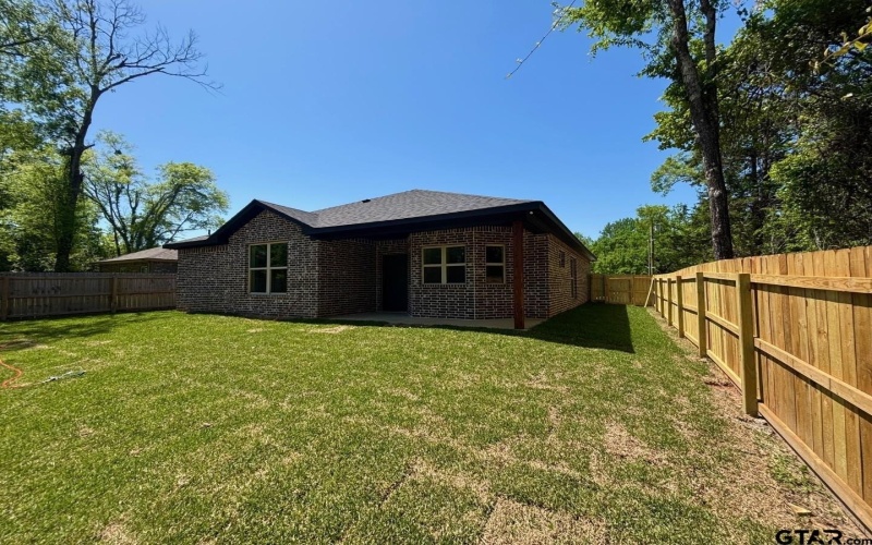 2316 HUGHEY DRIVE, Tyler, TX 75701, 3 Bedrooms Bedrooms, ,2 BathroomsBathrooms,Residential,For Sale,2316 HUGHEY DRIVE,25005479