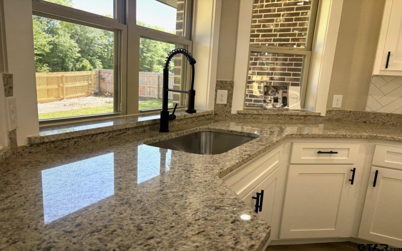 2316 HUGHEY DRIVE, Tyler, TX 75701, 3 Bedrooms Bedrooms, ,2 BathroomsBathrooms,Residential,For Sale,2316 HUGHEY DRIVE,25005479