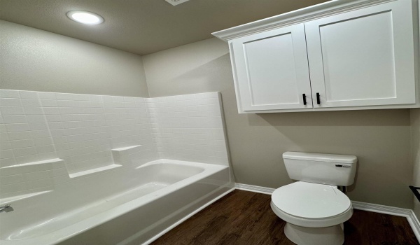 1523 Owens Ave Unit 201, Tyler, TX 75702, 3 Bedrooms Bedrooms, ,2 BathroomsBathrooms,Residential,For Sale,1523 Owens Ave Unit 201,25005515