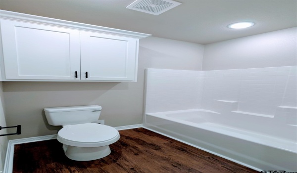 1523 Owens Ave Unit 201, Tyler, TX 75702, 3 Bedrooms Bedrooms, ,2 BathroomsBathrooms,Residential,For Sale,1523 Owens Ave Unit 201,25005515