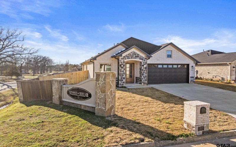 2701 Stone Hedge, Mt Pleasant, TX 75455, 3 Bedrooms Bedrooms, ,2 BathroomsBathrooms,Residential,For Sale,2701 Stone Hedge,25005603