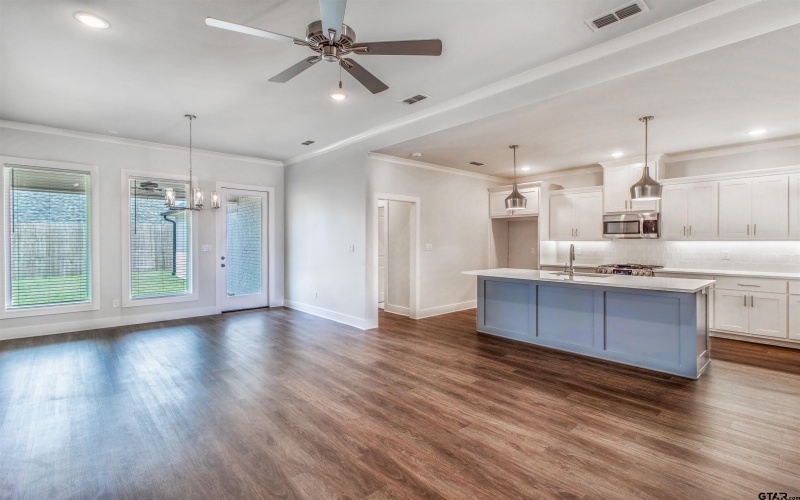 7013 Hillside, Tyler, TX 75707, 4 Bedrooms Bedrooms, ,2 BathroomsBathrooms,Residential,For Sale,7013 Hillside,25005836
