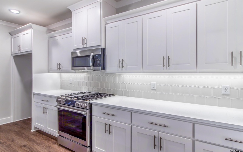 7013 Hillside, Tyler, TX 75707, 4 Bedrooms Bedrooms, ,2 BathroomsBathrooms,Residential,For Sale,7013 Hillside,25005836