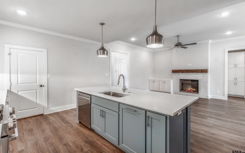 7013 Hillside, Tyler, TX 75707, 4 Bedrooms Bedrooms, ,2 BathroomsBathrooms,Residential,For Sale,7013 Hillside,25005836